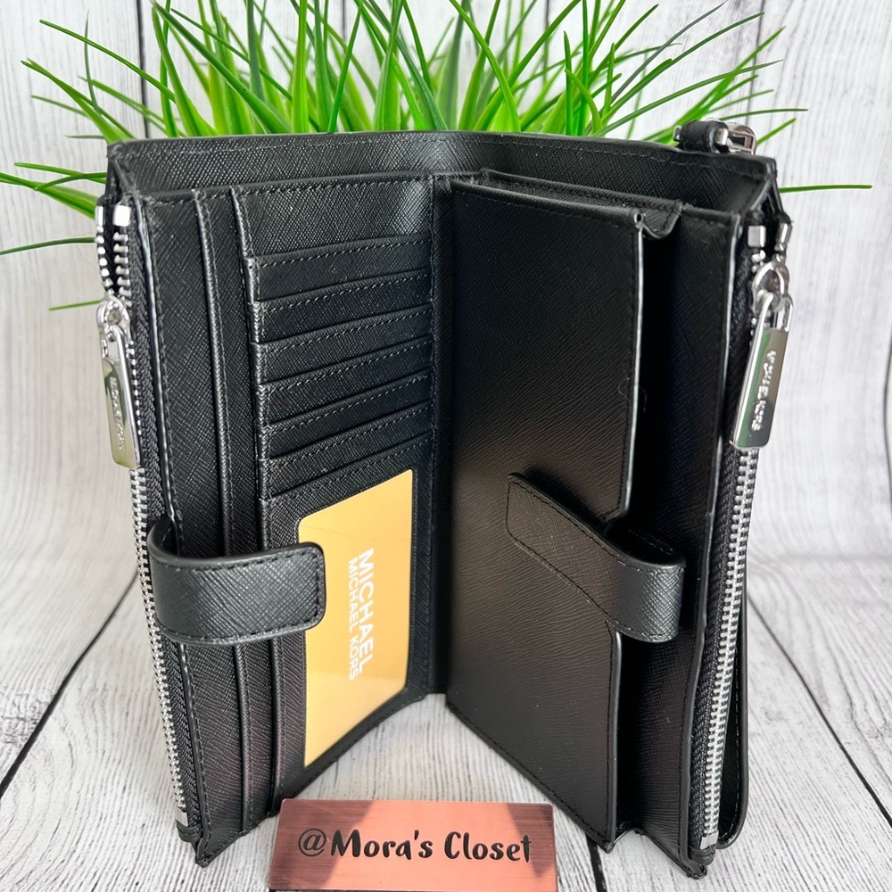 Michael Kors Wallet - Picture 5 of 10